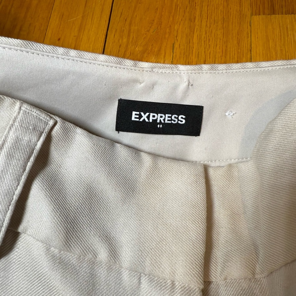 Express Midi Mid Rise Khaki Linen Shorts - Picture 6 of 7
